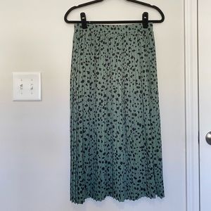 Easel Los Angeles Cheetah Print Pleated Midi Skirt Teal Green black Dots size M